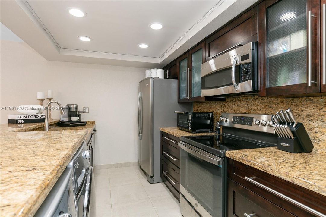 Recently Rented: $3,500 (3 beds, 2 baths, 1592 Square Feet)