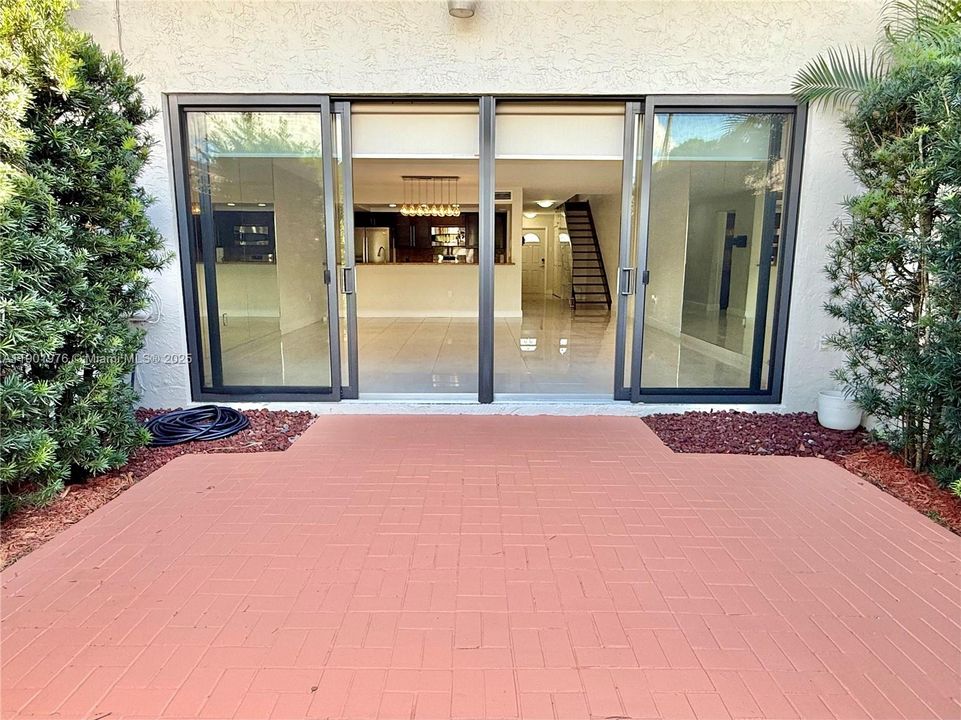 Recently Rented: $3,500 (3 beds, 2 baths, 1592 Square Feet)