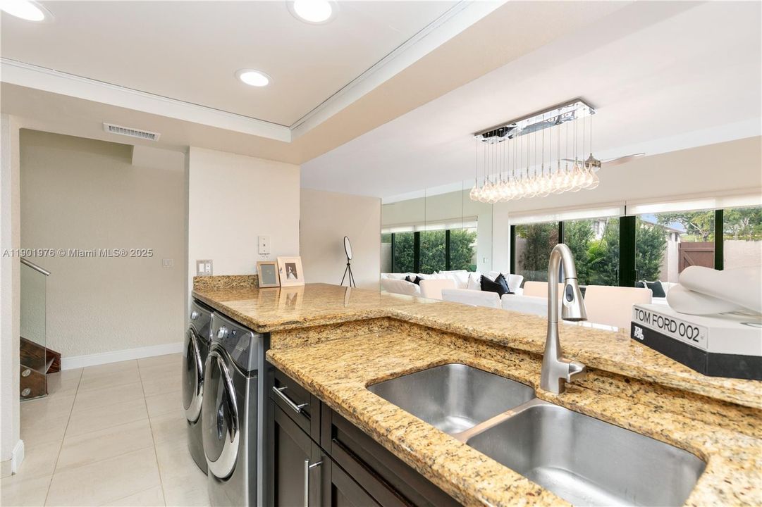 Recently Rented: $3,500 (3 beds, 2 baths, 1592 Square Feet)