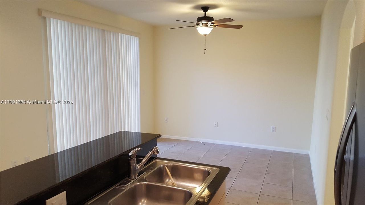 For Rent: $2,800 (3 beds, 2 baths, 1669 Square Feet)