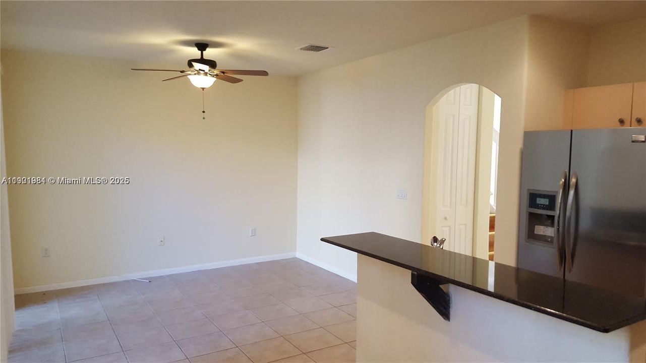 For Rent: $2,800 (3 beds, 2 baths, 1669 Square Feet)
