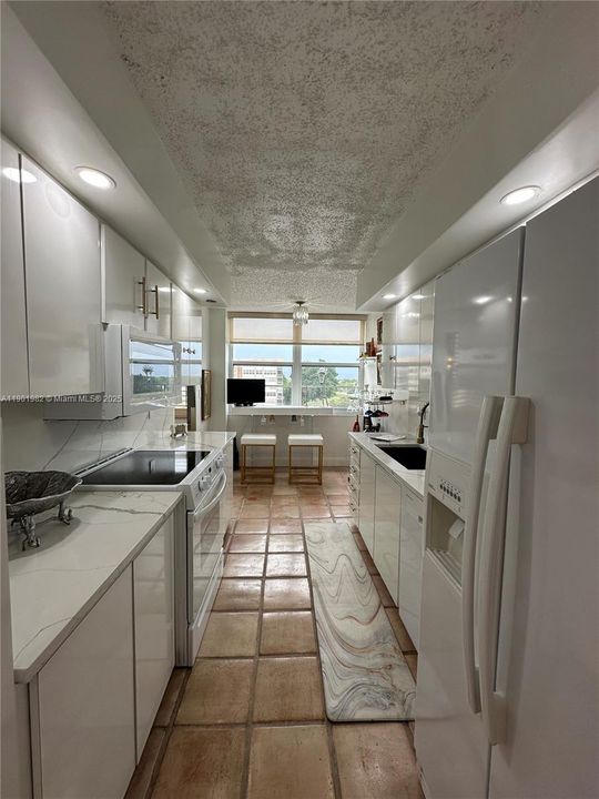 For Sale: $249,000 (2 beds, 2 baths, 1120 Square Feet)