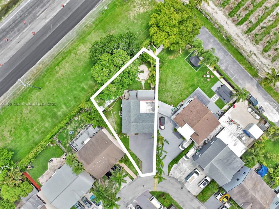 For Sale: $574,900 (4 beds, 3 baths, 1800 Square Feet)