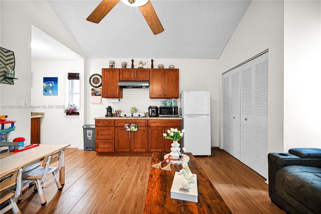 For Sale: $574,900 (4 beds, 3 baths, 1800 Square Feet)