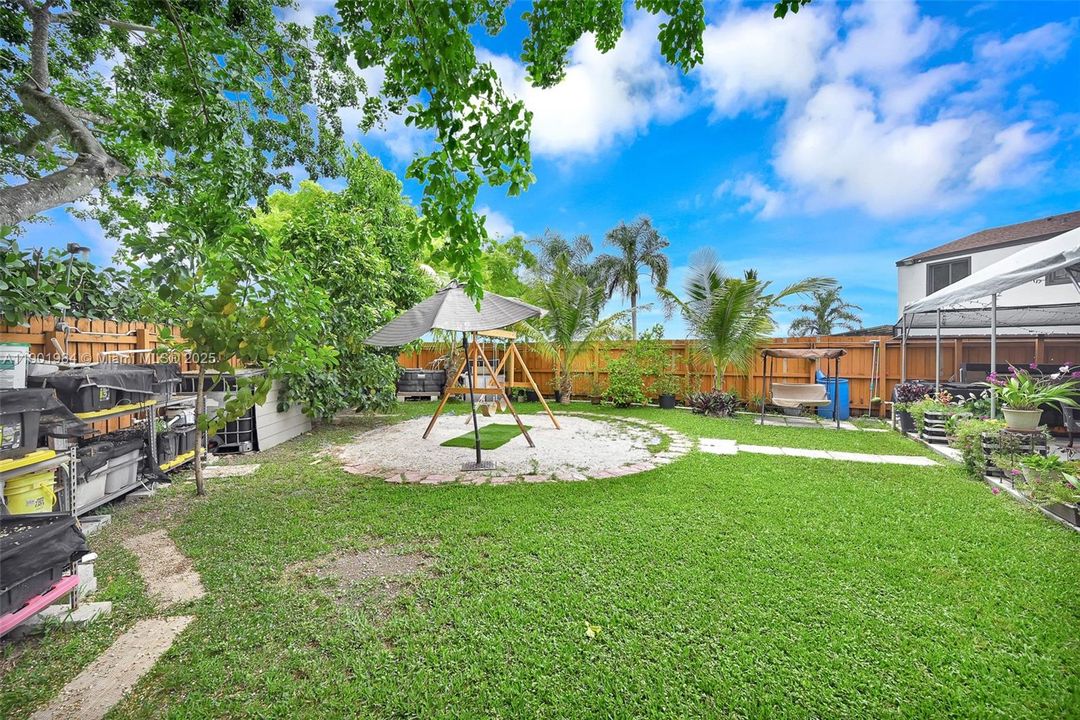 For Sale: $574,900 (4 beds, 3 baths, 1800 Square Feet)