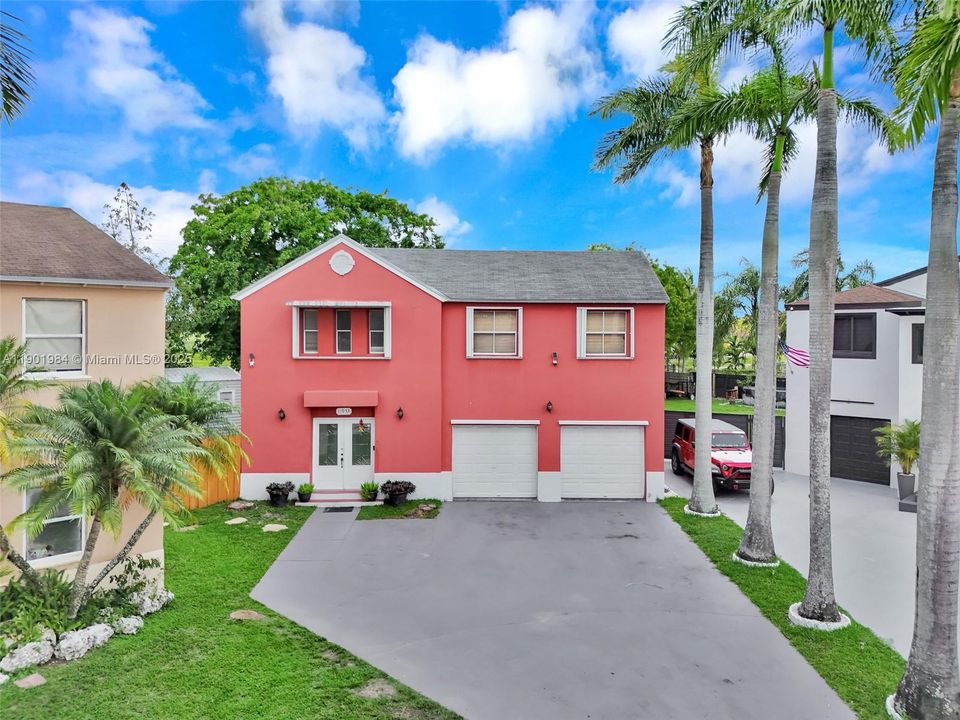 For Sale: $574,900 (4 beds, 3 baths, 1800 Square Feet)