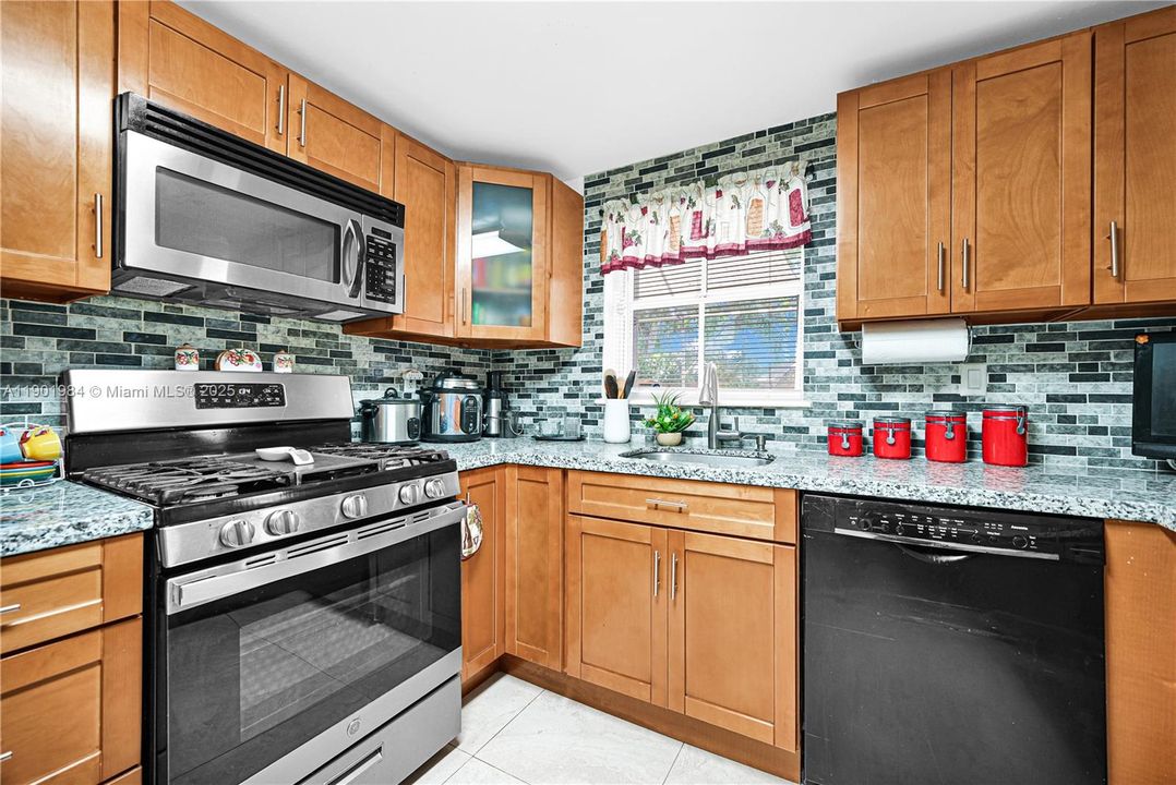 For Sale: $574,900 (4 beds, 3 baths, 1800 Square Feet)