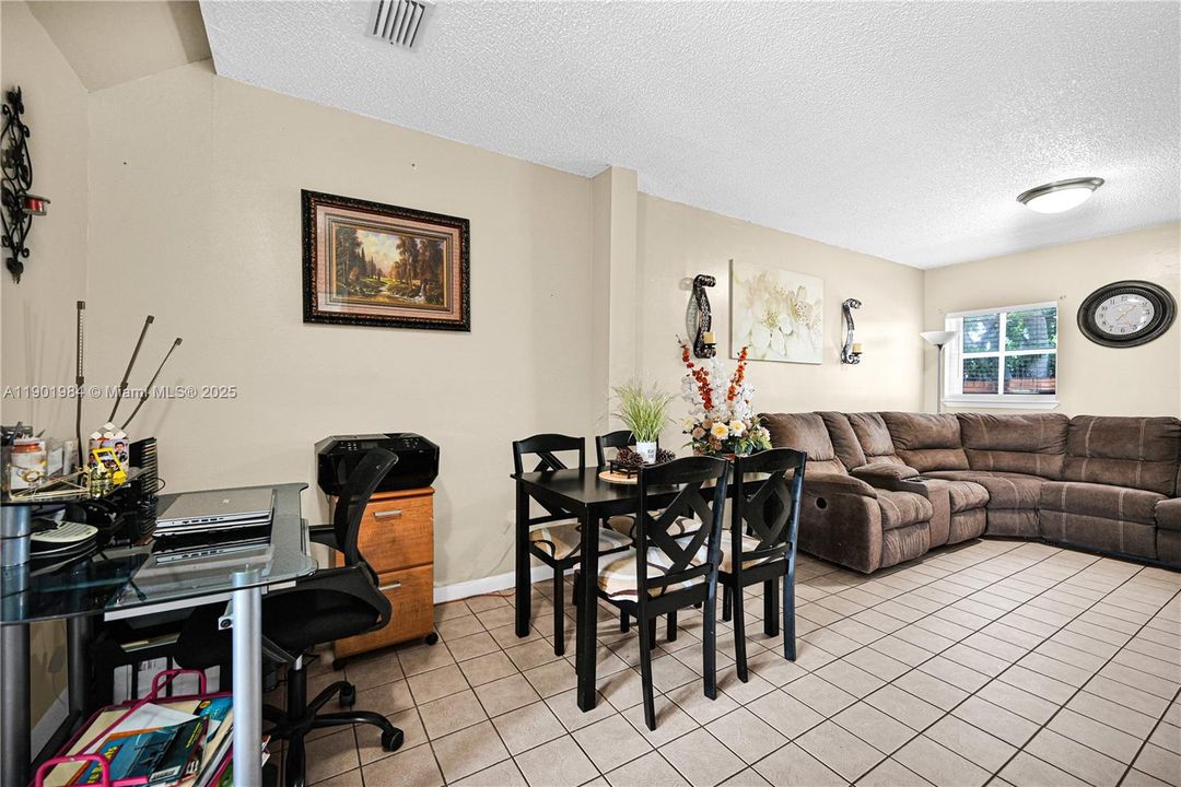 For Sale: $574,900 (4 beds, 3 baths, 1800 Square Feet)