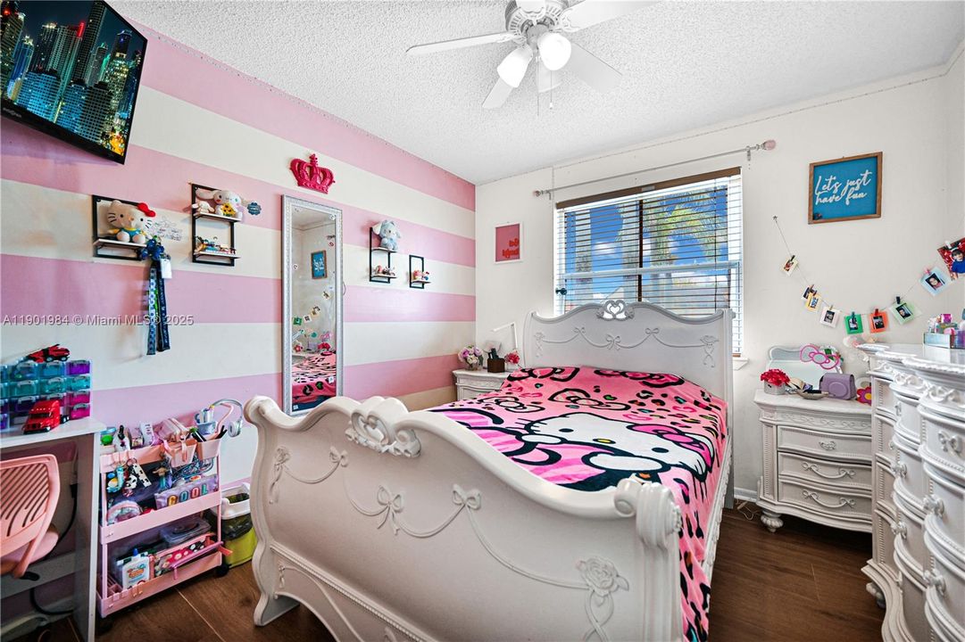 For Sale: $574,900 (4 beds, 3 baths, 1800 Square Feet)