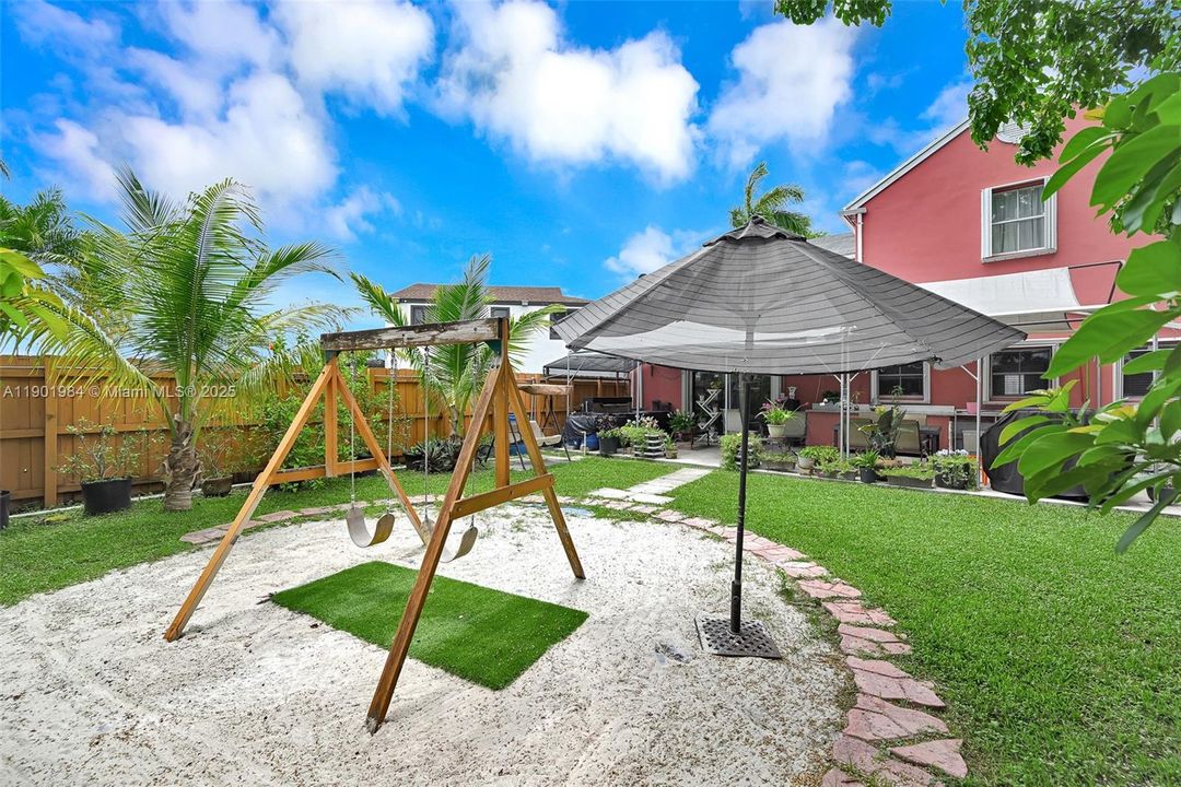 For Sale: $574,900 (4 beds, 3 baths, 1800 Square Feet)