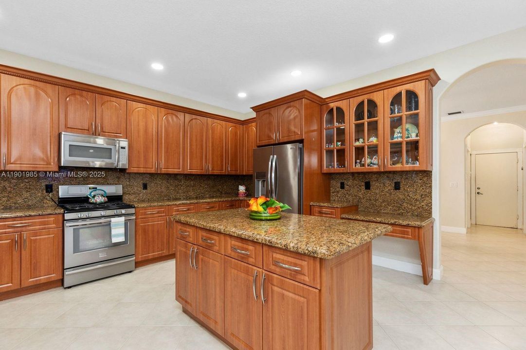 For Sale: $990,000 (4 beds, 2 baths, 3439 Square Feet)