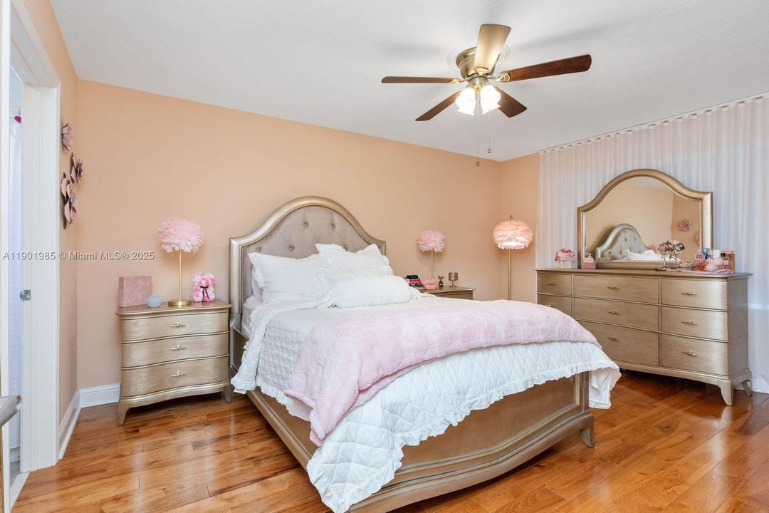 For Sale: $990,000 (4 beds, 2 baths, 3439 Square Feet)