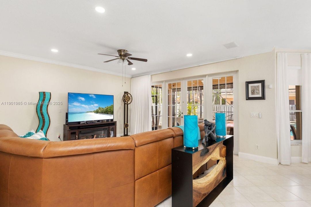 For Sale: $990,000 (4 beds, 2 baths, 3439 Square Feet)