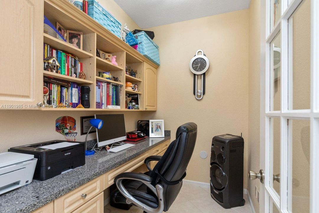 For Sale: $990,000 (4 beds, 2 baths, 3439 Square Feet)