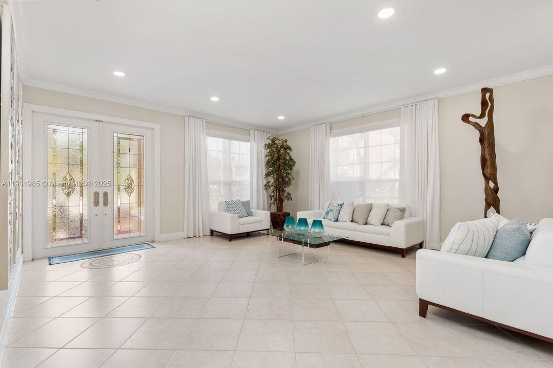 For Sale: $990,000 (4 beds, 2 baths, 3439 Square Feet)