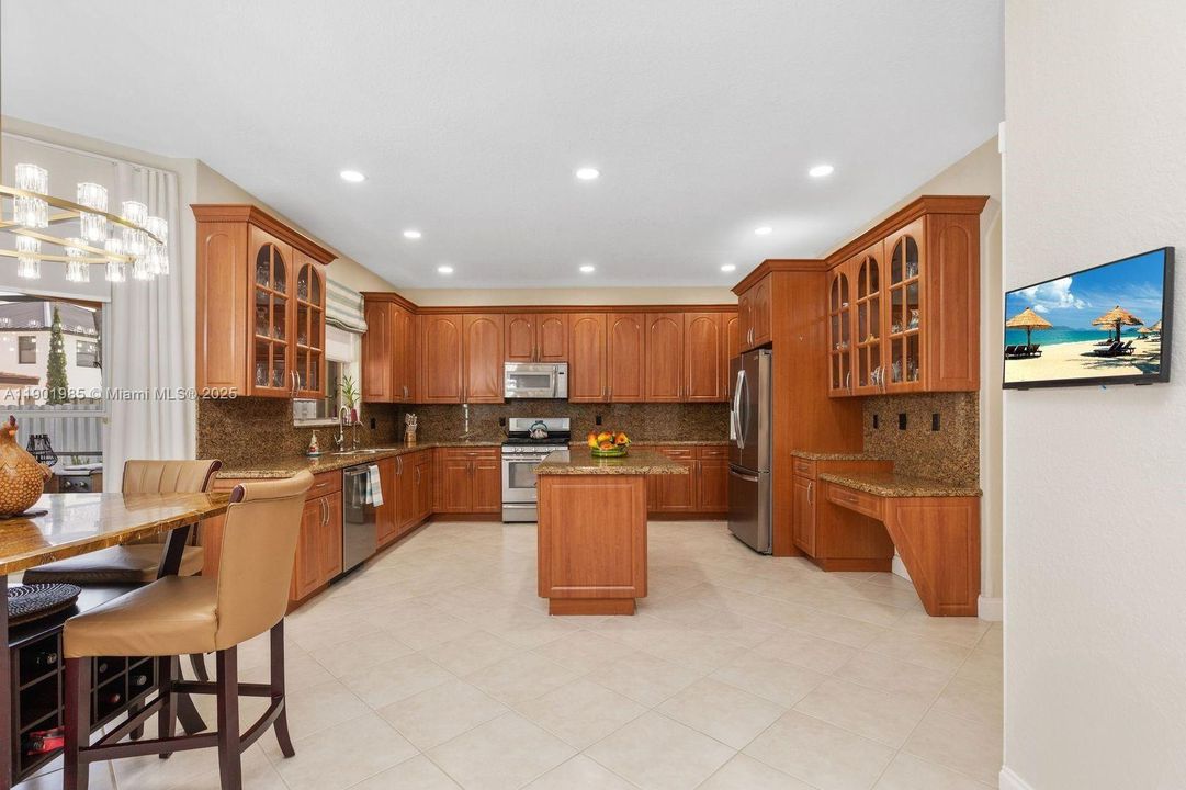 For Sale: $990,000 (4 beds, 2 baths, 3439 Square Feet)