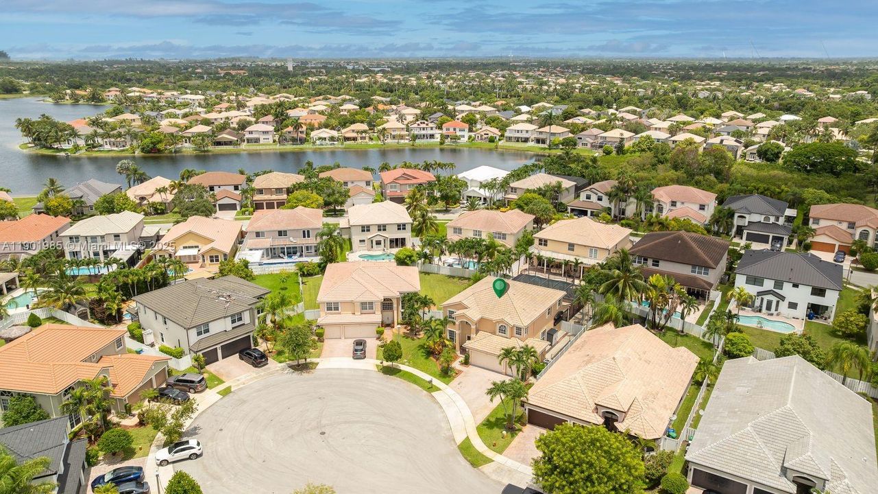 For Sale: $990,000 (4 beds, 2 baths, 3439 Square Feet)