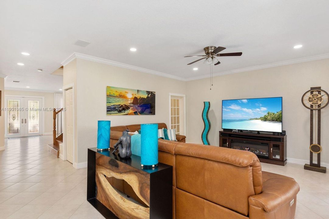 For Sale: $990,000 (4 beds, 2 baths, 3439 Square Feet)