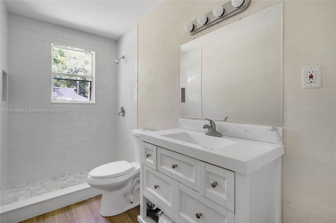 На продажу: $159,900 (3 спален, 1 ванн, 0 Квадратных фут)