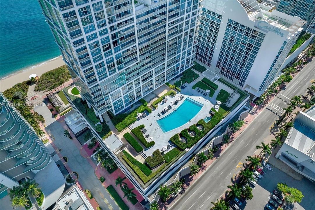 For Sale: $3,499,000 (3 beds, 3 baths, 2050 Square Feet)