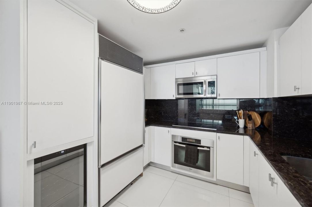 For Sale: $3,499,000 (3 beds, 3 baths, 2050 Square Feet)