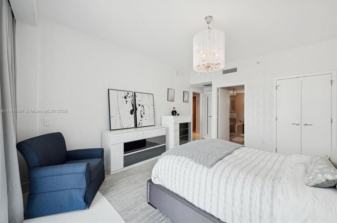 For Sale: $3,499,000 (3 beds, 3 baths, 2050 Square Feet)