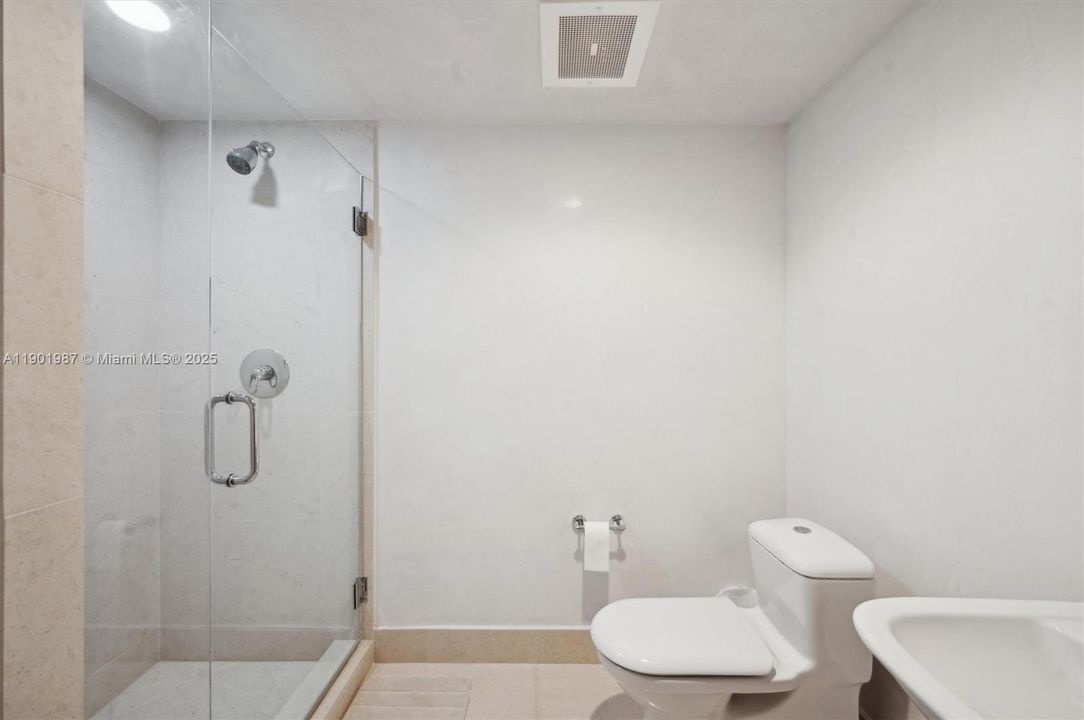 For Sale: $3,499,000 (3 beds, 3 baths, 2050 Square Feet)