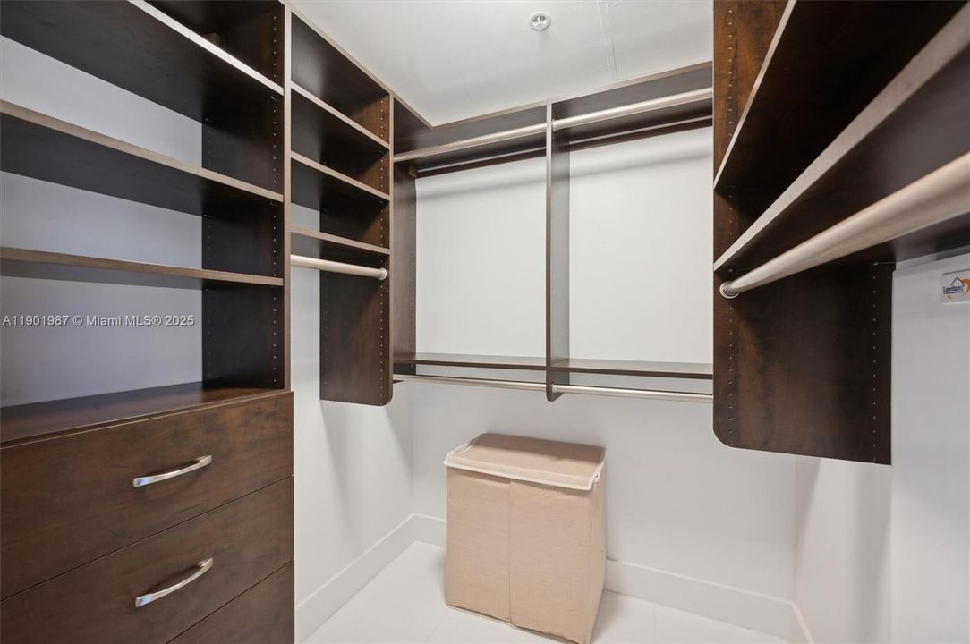 For Sale: $3,499,000 (3 beds, 3 baths, 2050 Square Feet)