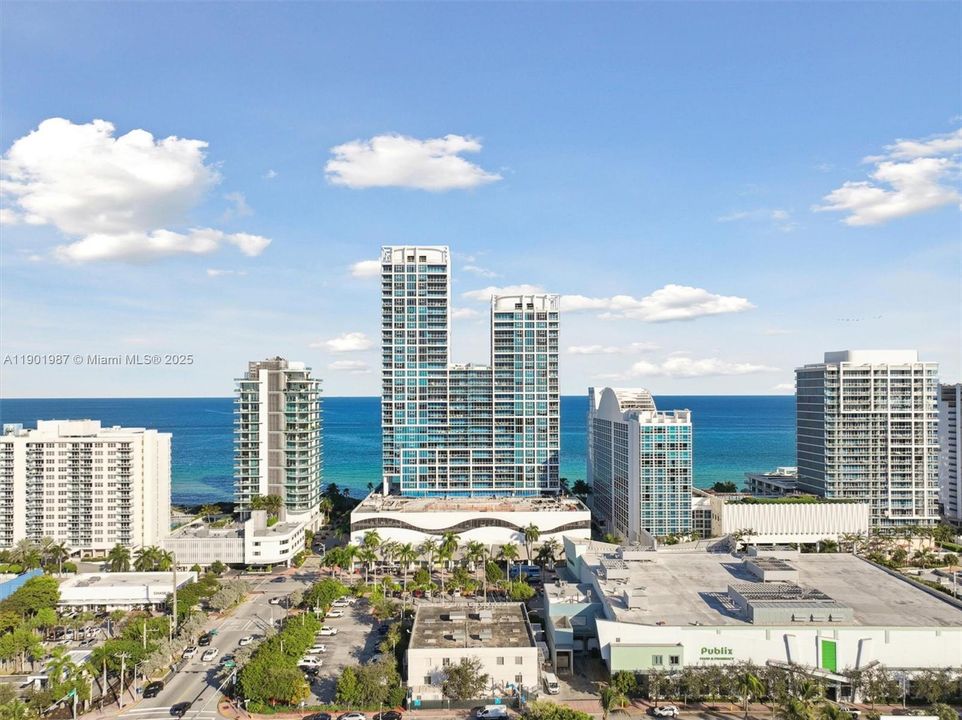 For Sale: $3,499,000 (3 beds, 3 baths, 2050 Square Feet)