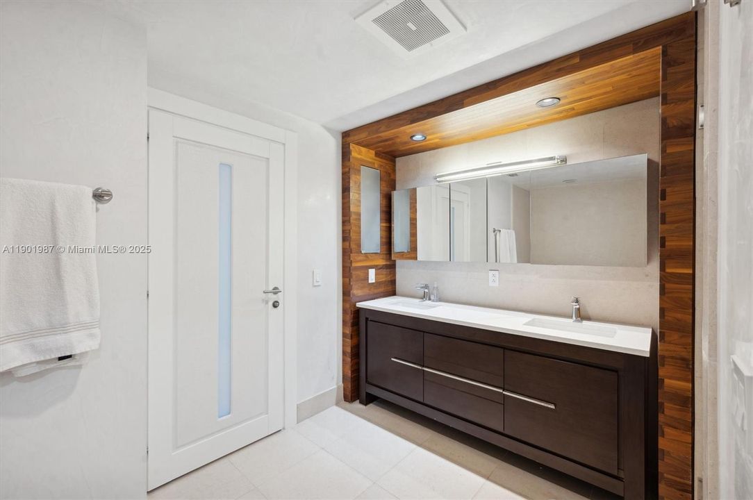 For Sale: $3,499,000 (3 beds, 3 baths, 2050 Square Feet)