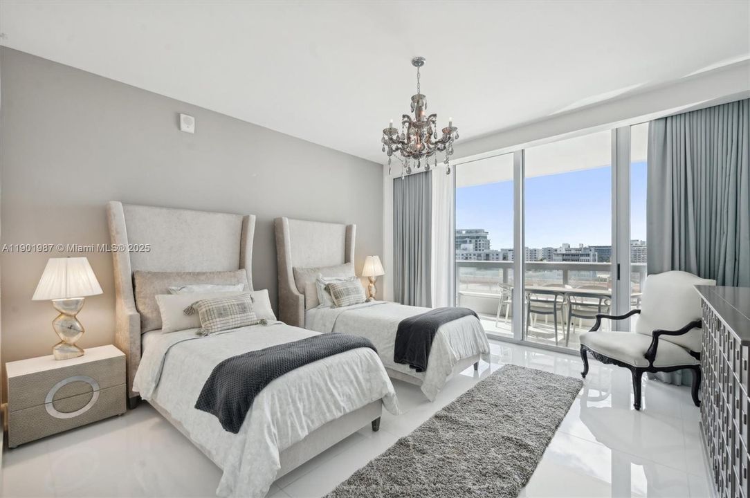 For Sale: $3,499,000 (3 beds, 3 baths, 2050 Square Feet)