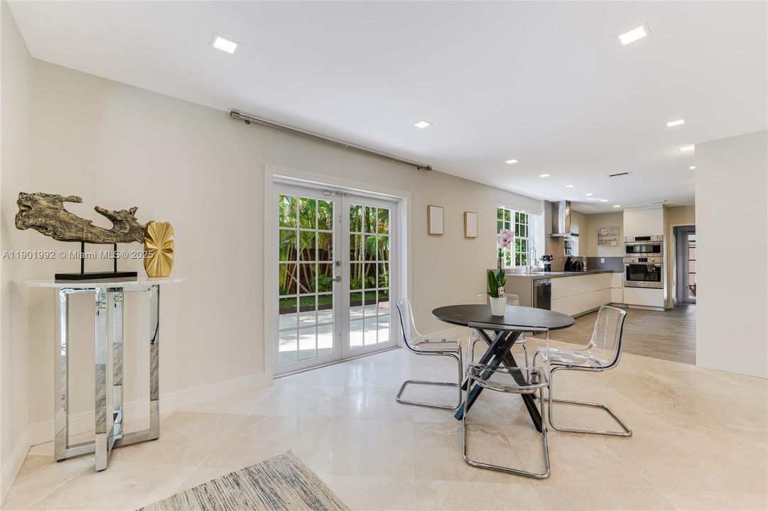 En Renta: $40,000 (5 camas, 4 baños, 3641 Pies cuadrados)