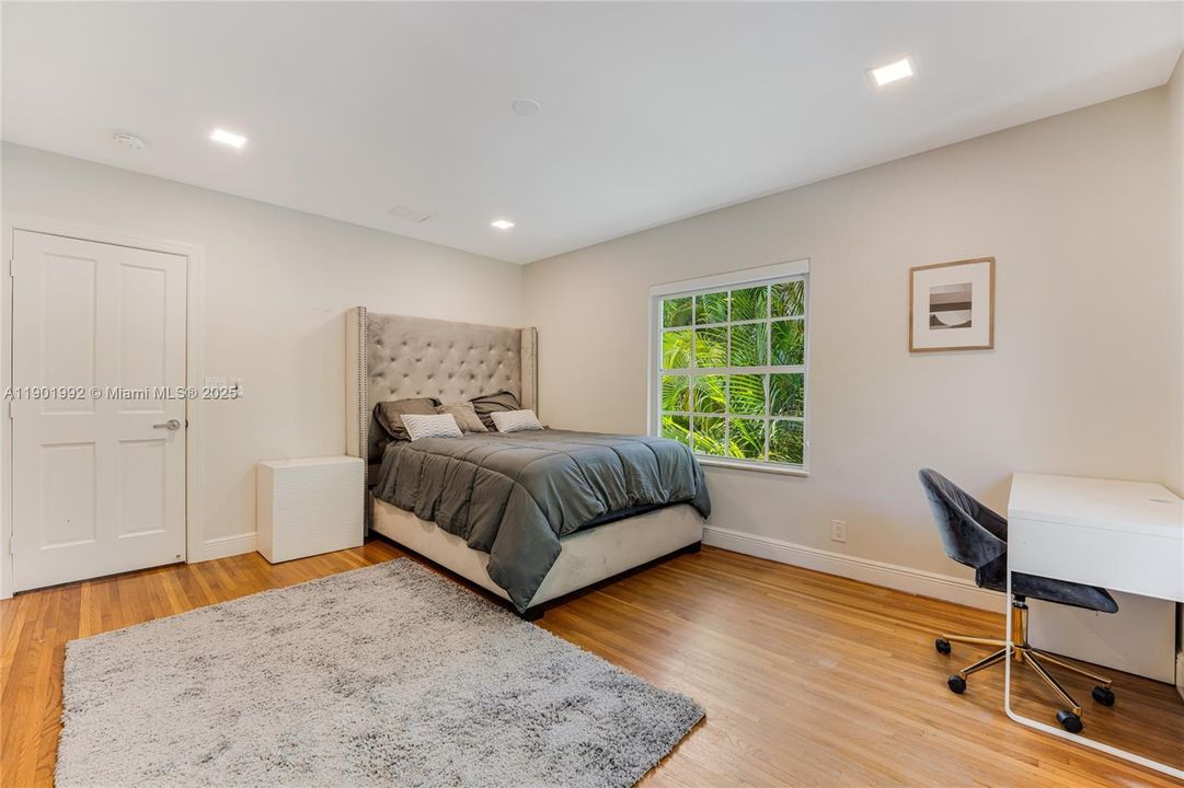 En Renta: $40,000 (5 camas, 4 baños, 3641 Pies cuadrados)