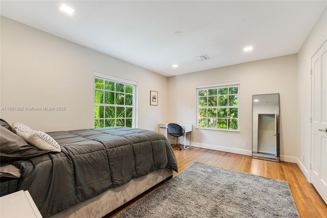 En Renta: $40,000 (5 camas, 4 baños, 3641 Pies cuadrados)