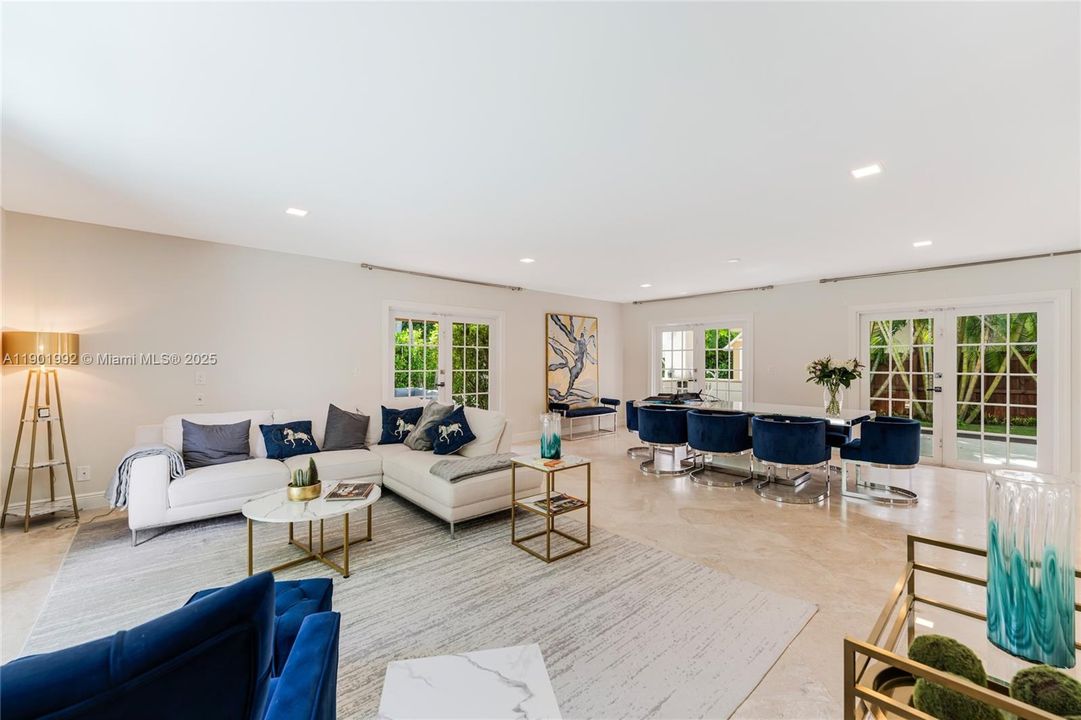 En Renta: $40,000 (5 camas, 4 baños, 3641 Pies cuadrados)