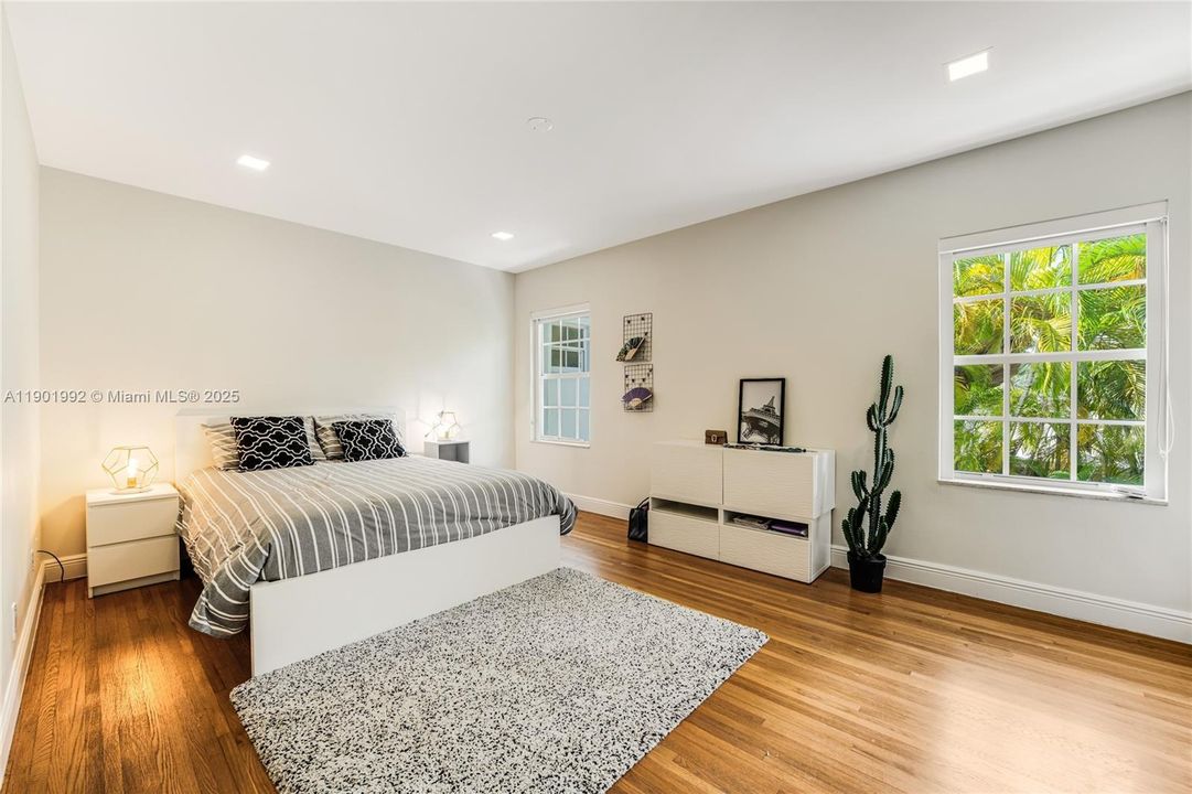 En Renta: $40,000 (5 camas, 4 baños, 3641 Pies cuadrados)