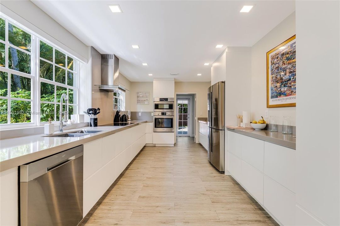 En Renta: $40,000 (5 camas, 4 baños, 3641 Pies cuadrados)