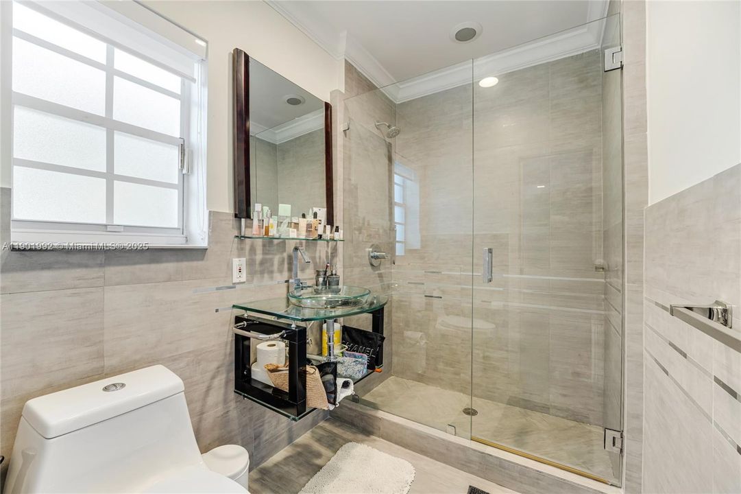 En Renta: $40,000 (5 camas, 4 baños, 3641 Pies cuadrados)