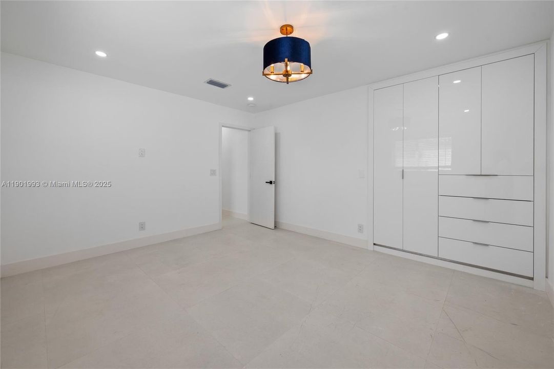 Activo con contrato: $885,000 (4 camas, 3 baños, 1919 Pies cuadrados)