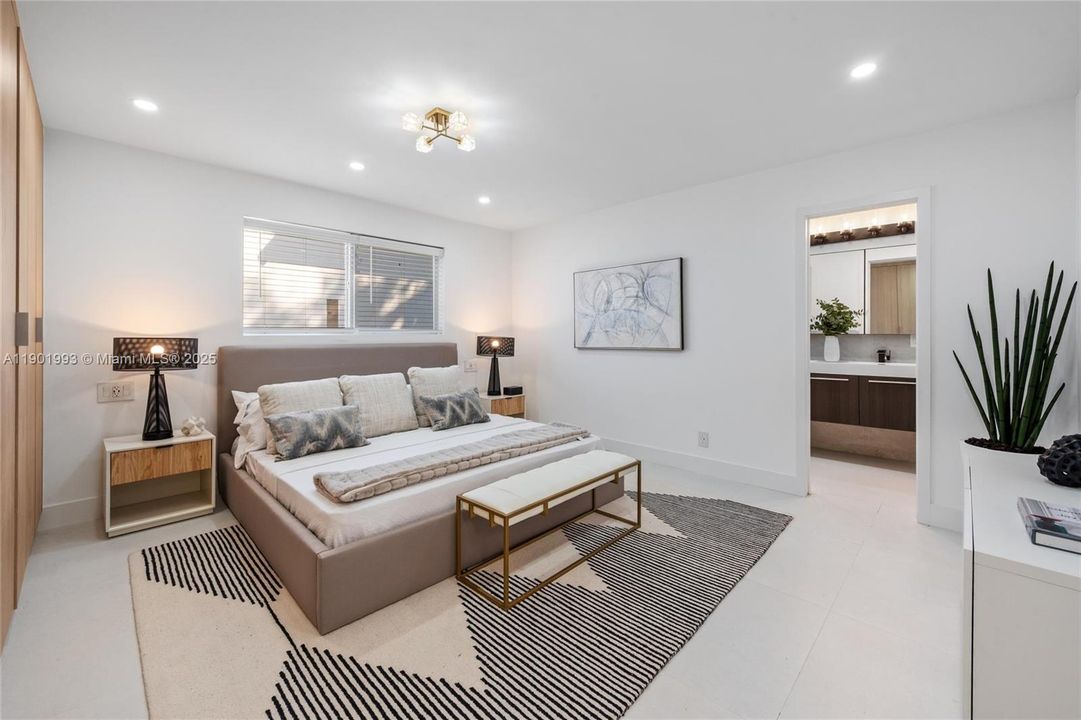 Activo con contrato: $885,000 (4 camas, 3 baños, 1919 Pies cuadrados)