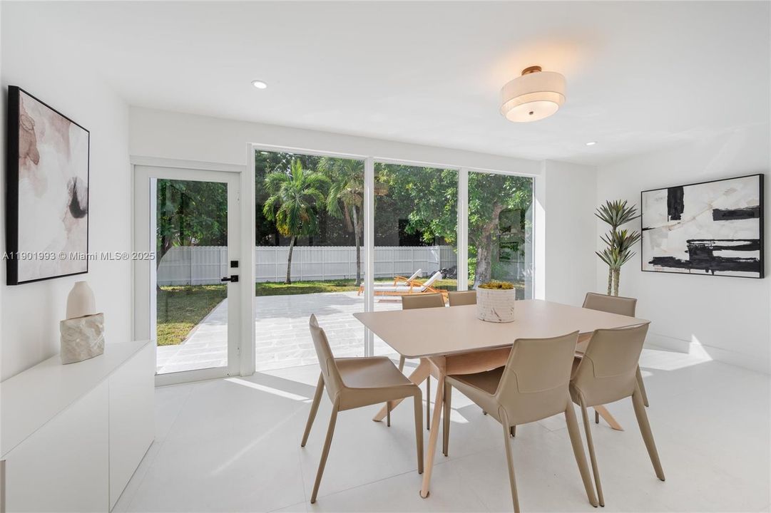 Activo con contrato: $885,000 (4 camas, 3 baños, 1919 Pies cuadrados)