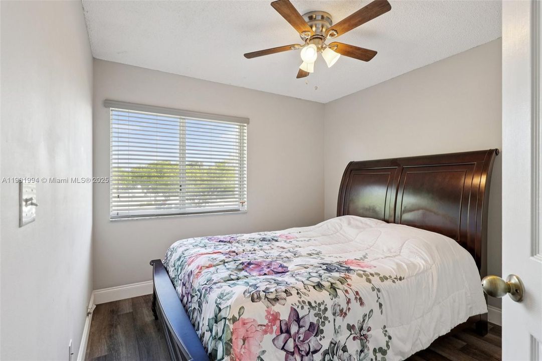 待售: $450,000 (3 贝兹, 2 浴室, 1361 平方英尺)