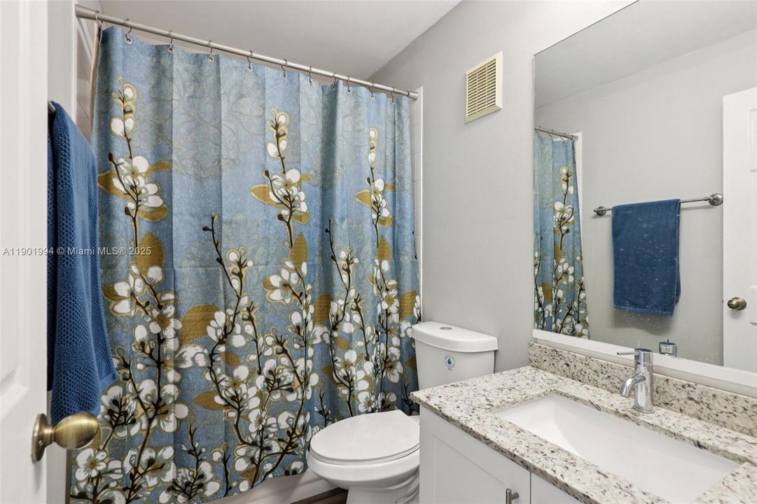 待售: $450,000 (3 贝兹, 2 浴室, 1361 平方英尺)