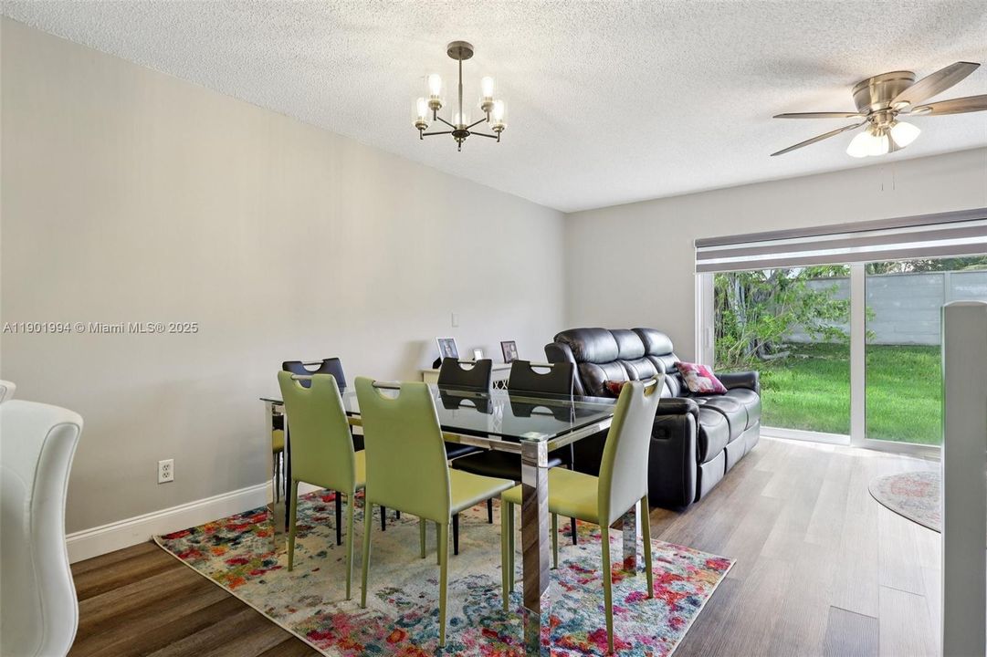 待售: $450,000 (3 贝兹, 2 浴室, 1361 平方英尺)