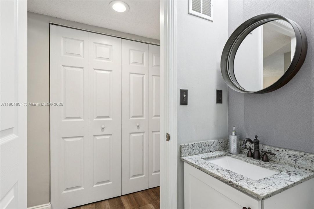 待售: $450,000 (3 贝兹, 2 浴室, 1361 平方英尺)