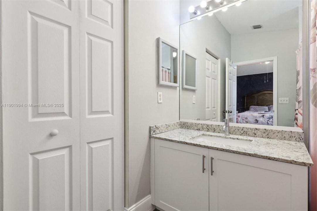 待售: $450,000 (3 贝兹, 2 浴室, 1361 平方英尺)