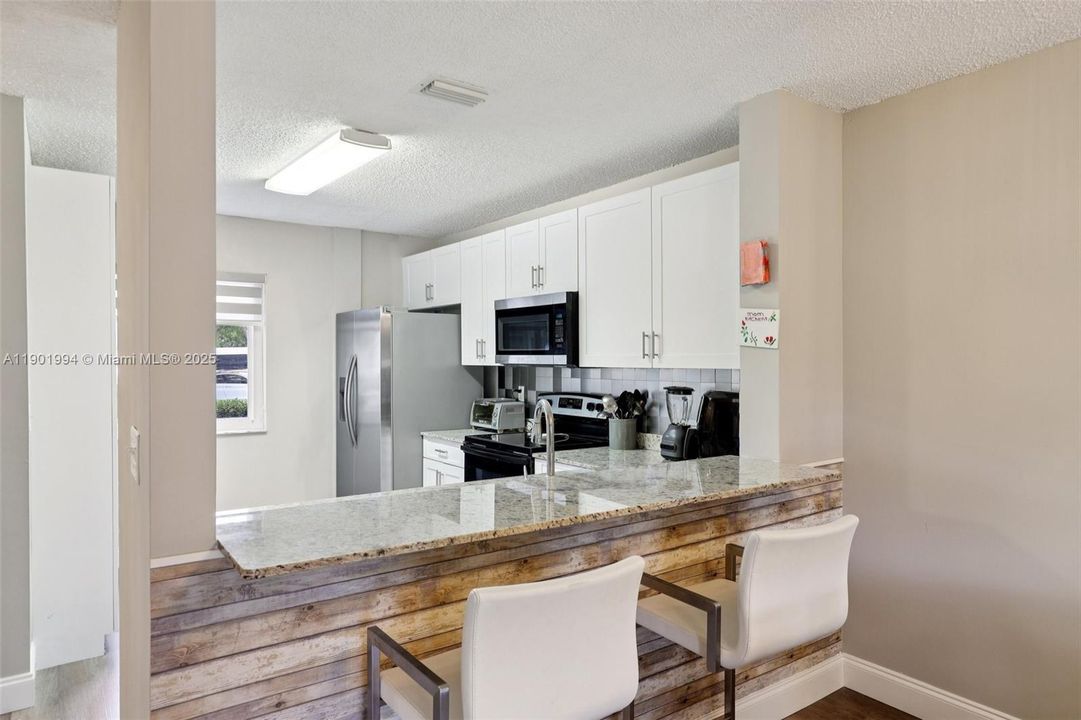 待售: $450,000 (3 贝兹, 2 浴室, 1361 平方英尺)