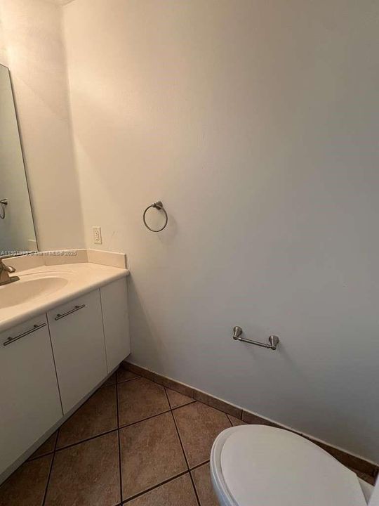 Под контрактом: $4,300 (4 спален, 3 ванн, 2088 Квадратных фут)