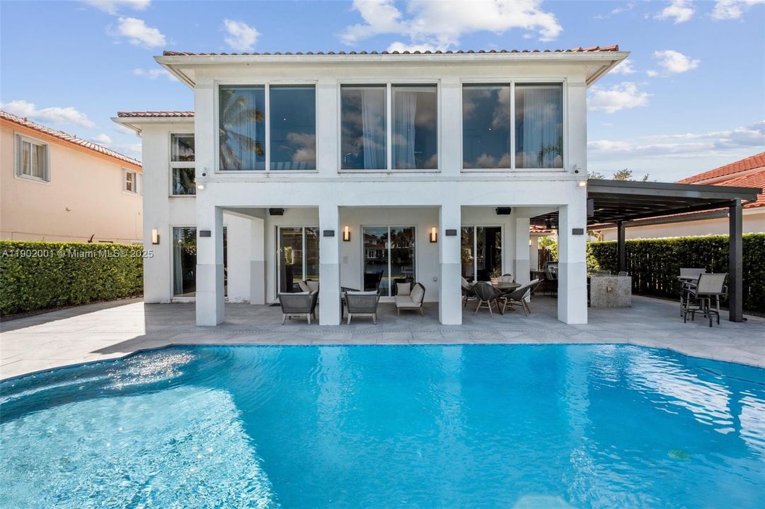 For Sale: $2,250,000 (5 beds, 4 baths, 3577 Square Feet)