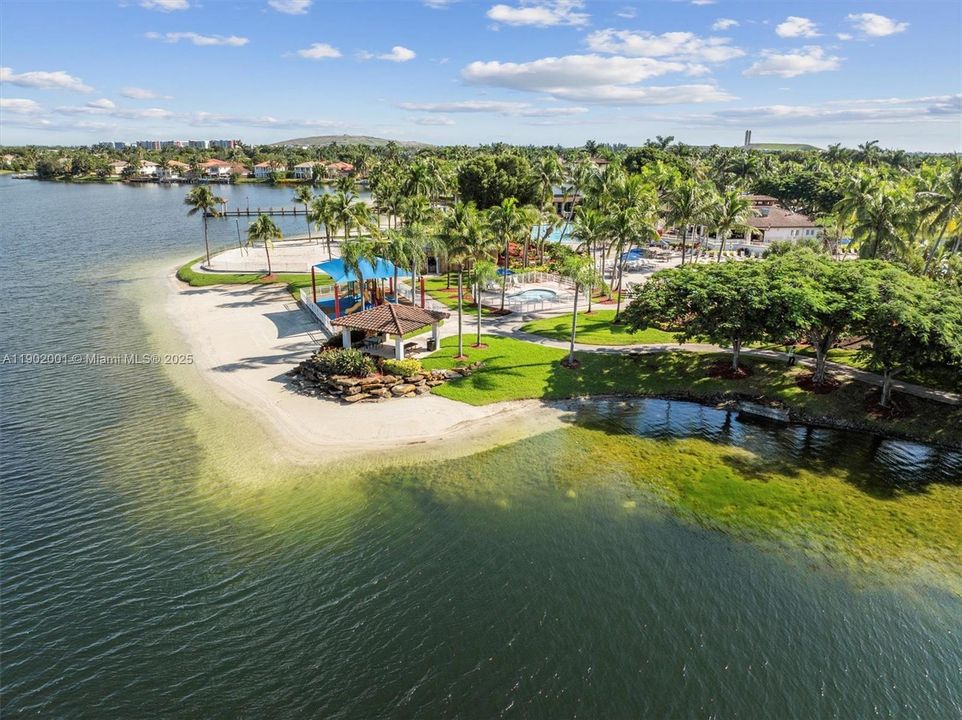 For Sale: $2,250,000 (5 beds, 4 baths, 3577 Square Feet)